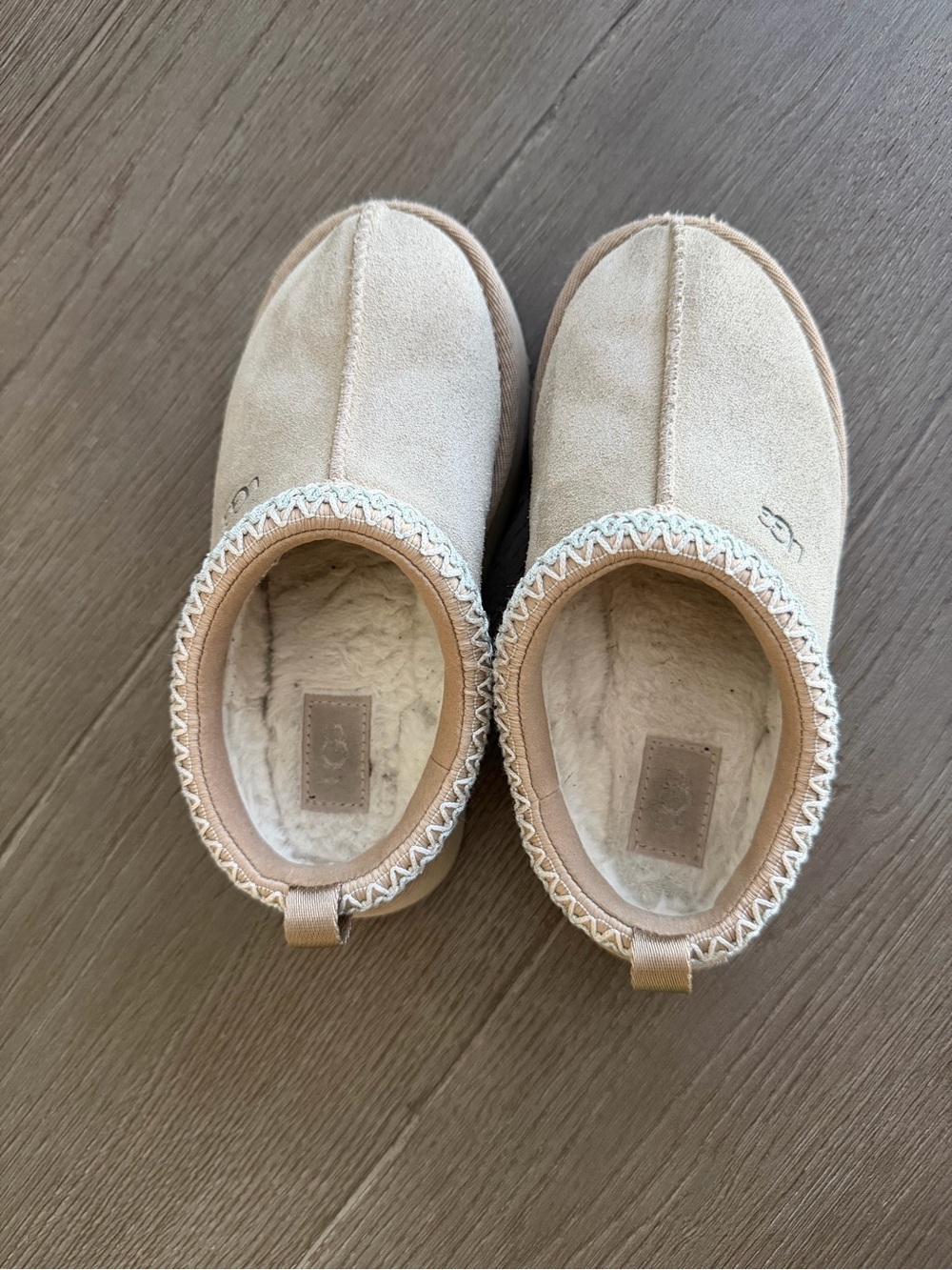 UGG Kids Beige/Tan Suede Moccasin Slippers